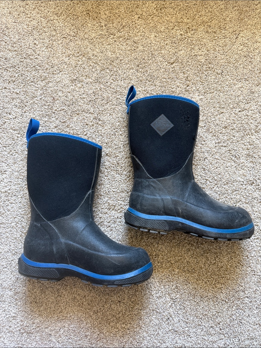 Muck Boot Kids Element Black Waterproof Pull-On Boots Blue Trim - Picture 2 of 10